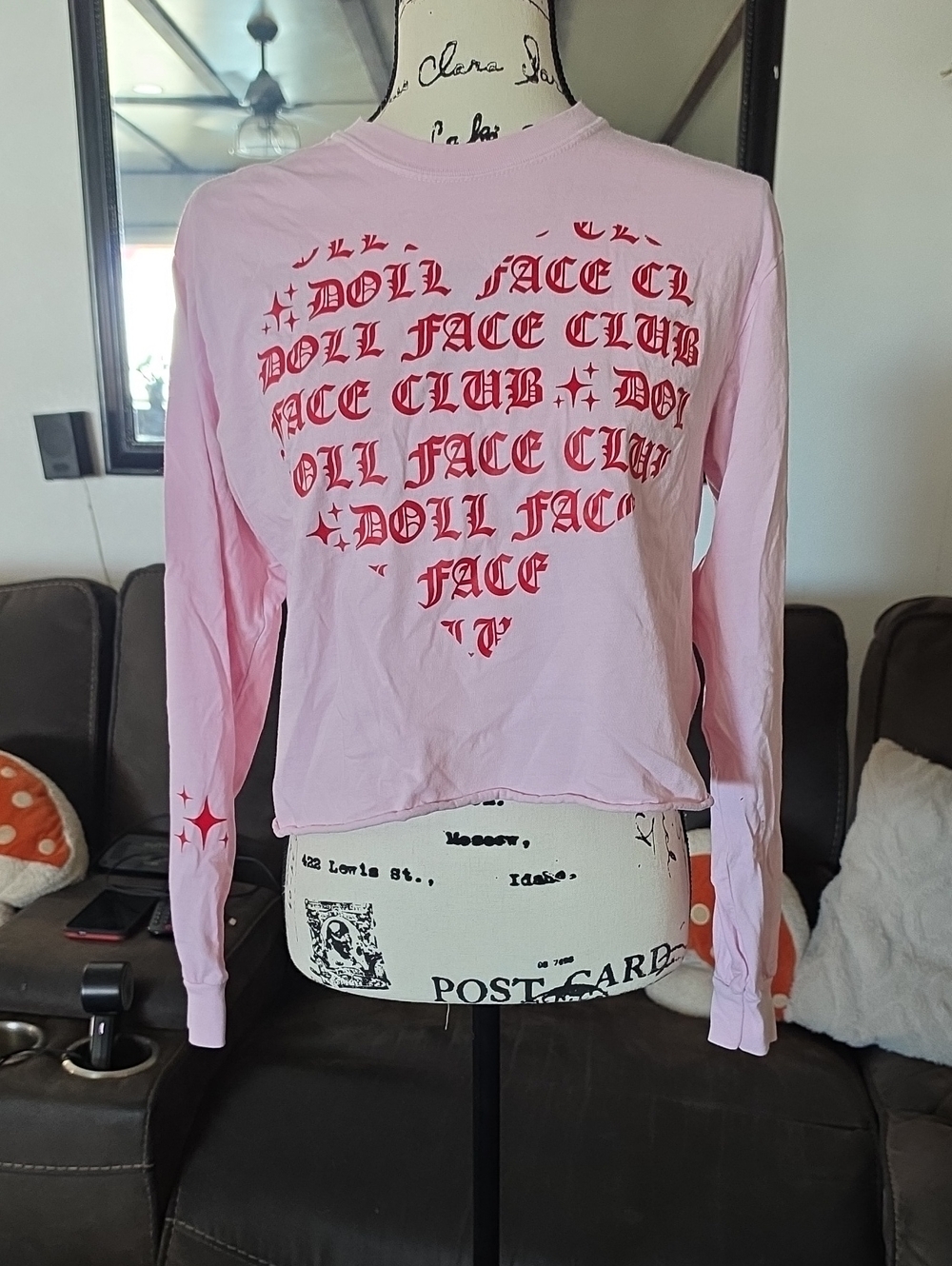 DOLL FACE CLUB DFC Pink Cropped Long-Sleeve Tee with Red Heart Script